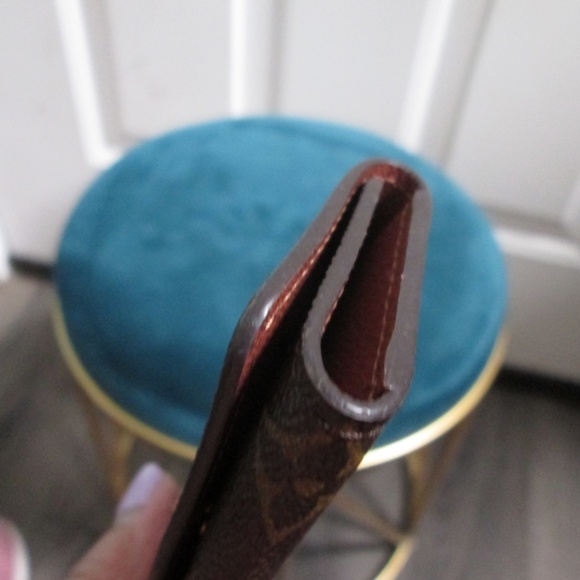 LOUIS VUITTON  Monogram 4 Key Multiples Holder - Picture 14 of 14